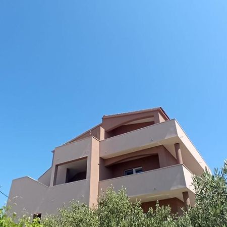 דראגה Apartments Davor מראה חיצוני תמונה
