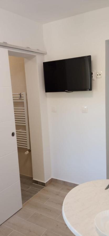 דראגה Apartments Davor מראה חיצוני תמונה